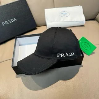 Prada কালো সাদা কাঠামোবিশিষ্ট ছয় প্যানেল মুকুট বক্র কিনারা বেসবল ক্যাপ