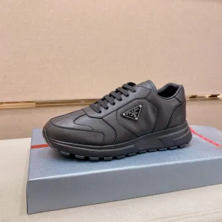Prada Cloudbust حذاء رياضي أسود جلدي للأسلوب الحياتي