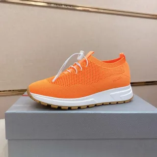 Prada Cloudbust Zapatillas Lifestyle Naranja Blanco Upper Tejido Ajuste Calcetín Sistema Toggle Lace