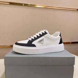 Prada Cloudbust Blanc et Noir Sneakers Plateforme Lifestyle