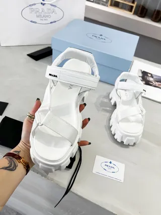 Prada Cloudbust أبيض سميك منصة ساندل جلادياتور 2