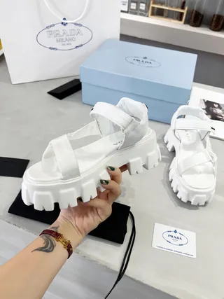 Prada Cloudbust أبيض سميك منصة ساندل جلادياتور 4
