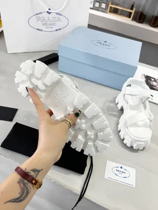 Prada Cloudbust أبيض سميك منصة ساندل جلادياتور 5
