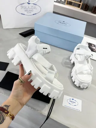 Prada Cloudbust أبيض سميك منصة ساندل جلادياتور 9