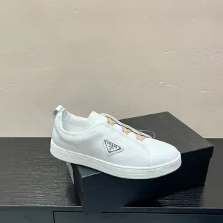 برادا كلاودباست حذاء أبيض جلدي slip-on أسلوب حياة