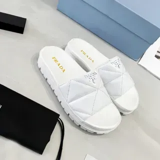 Prada Cloudbust نعال أبيض مبطن بلقدم لوغ