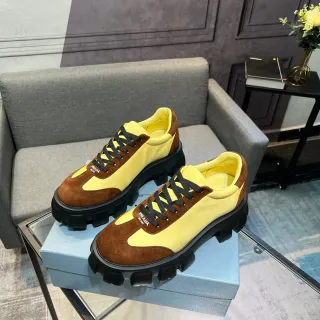 Prada Cloudbust حذاء رياضي أصفر وبني سويدي سميك