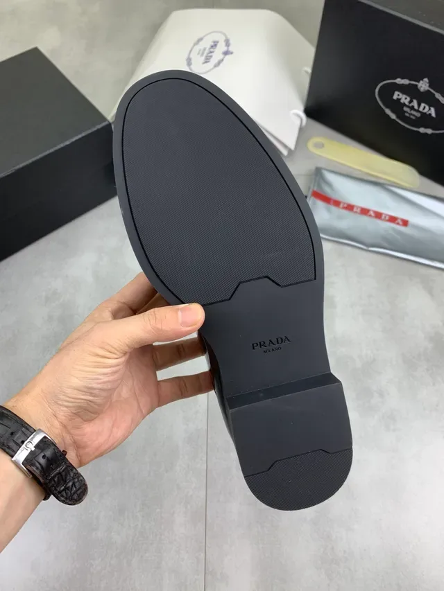 Prada Two-Tone Glossy Patent Oxford Shoes 2
