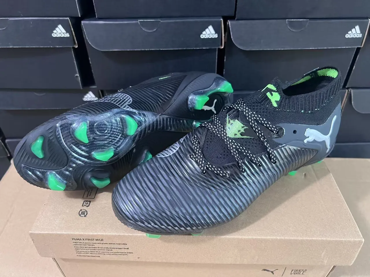 Puma Future Z Black and Green Firm-Ground Chaussures de football 7