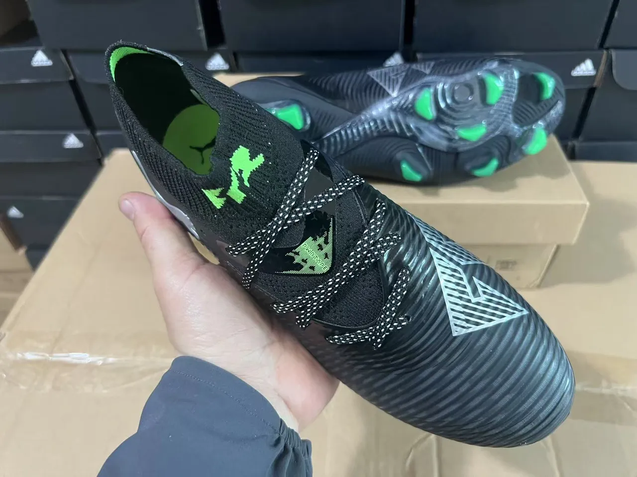Puma Future Z Black and Green Firm-Ground Chaussures de football 8