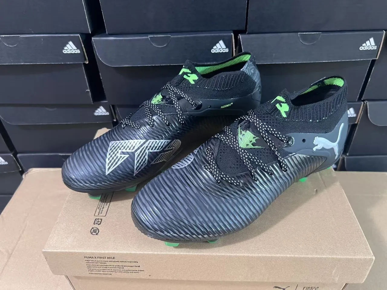 Puma Future Z Black and Green Firm-Ground Chaussures de football 9
