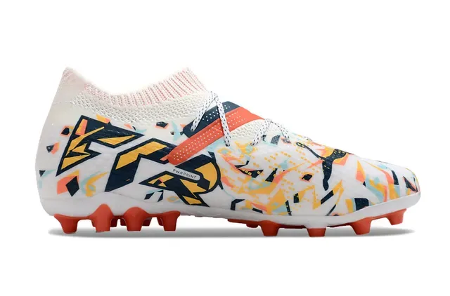 Puma Chuteira com upper de knit branco multicolor, cadarços assimétricos para gramado firme 7