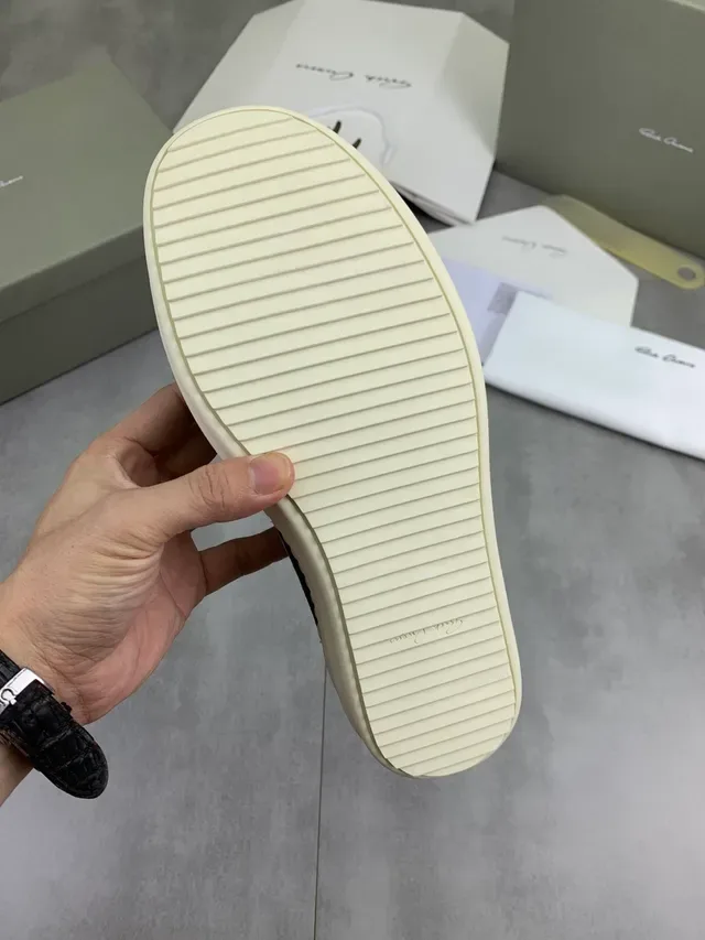 Rick Owens DRKSHDW Baskets Lifestyle en Daim Noir Blanc avec Panneau Latéral Contraste 2