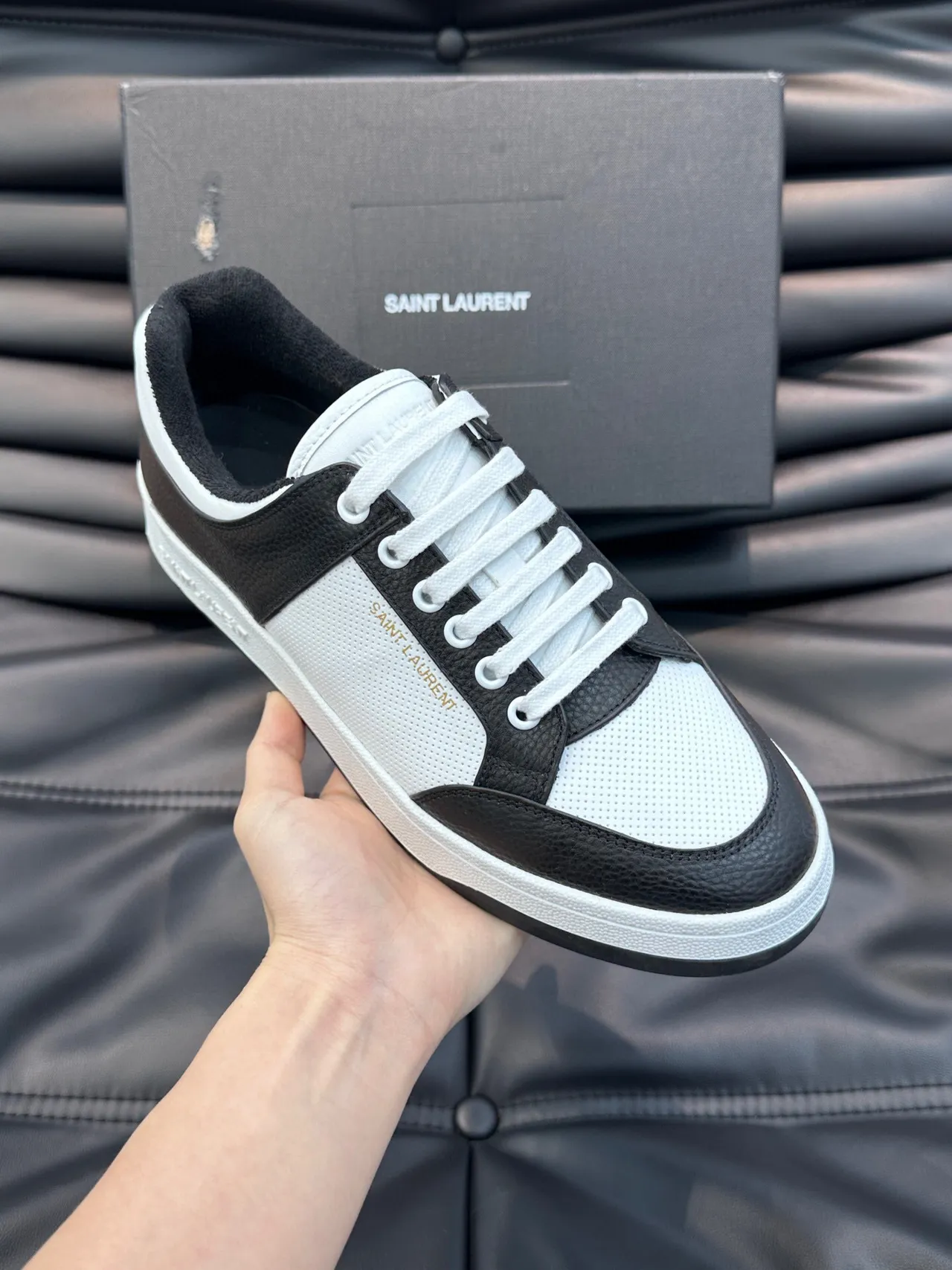 Saint Laurent Noir Blanc Deux Tons Panneau de Maille Perforé Sneakers Lifestyle 4