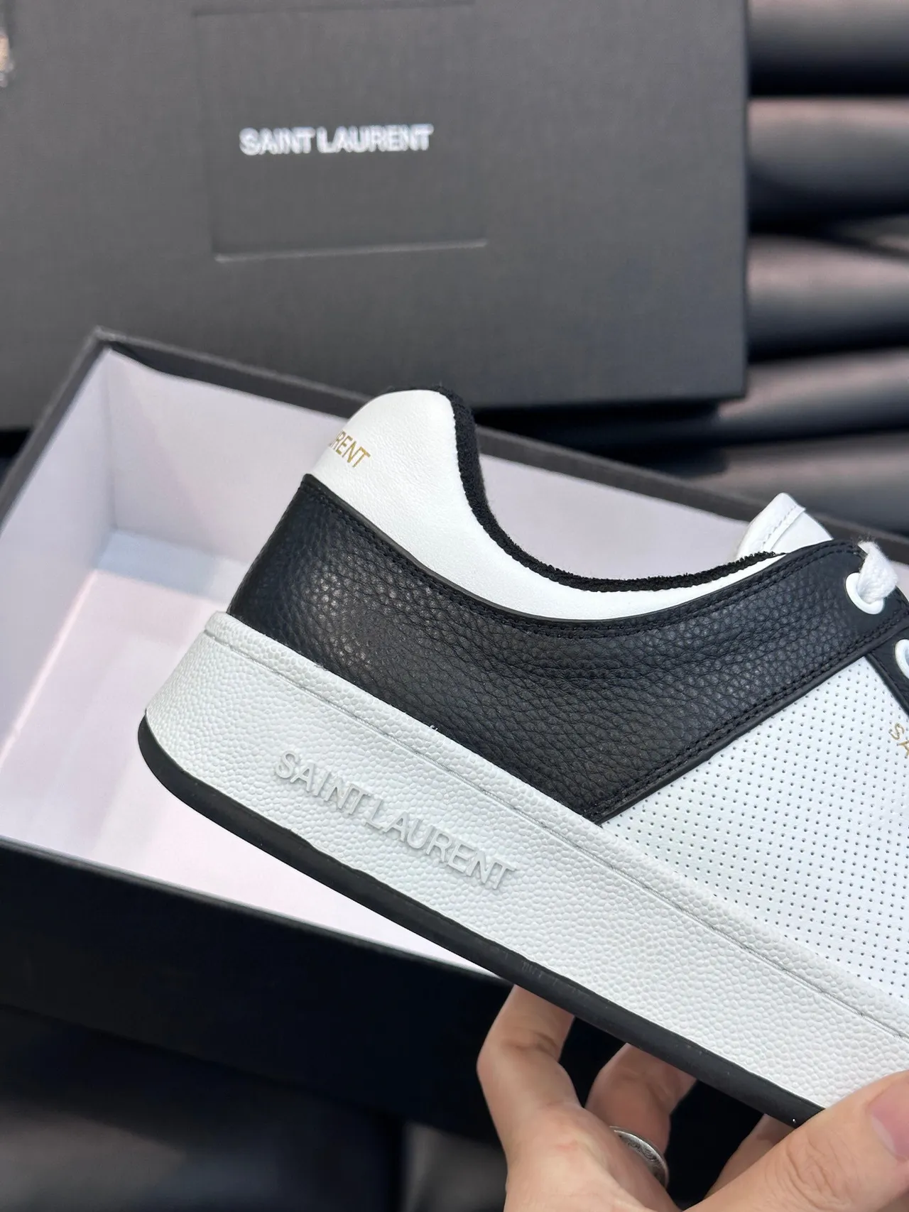 Saint Laurent Noir Blanc Deux Tons Panneau de Maille Perforé Sneakers Lifestyle 8