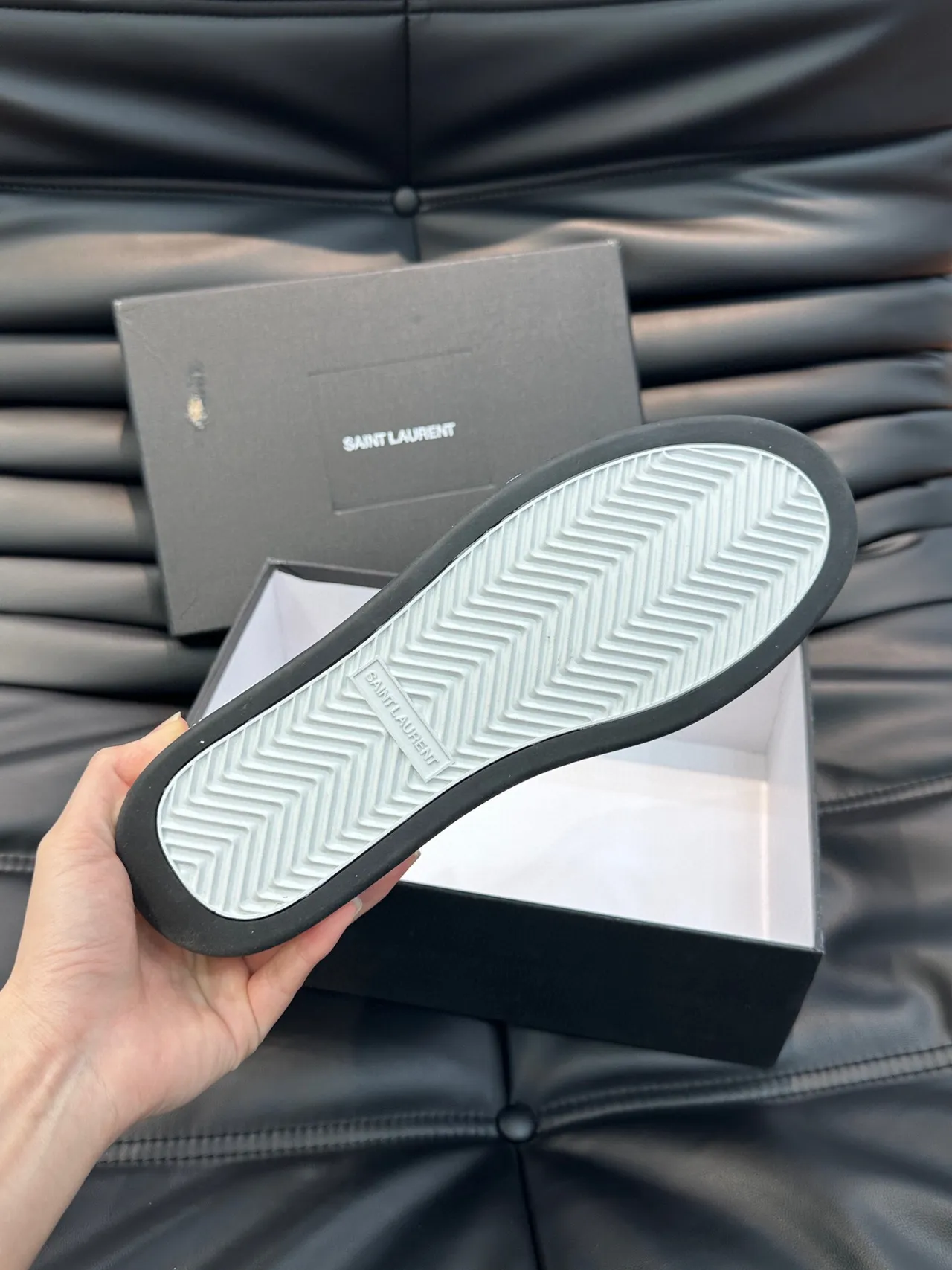 Saint Laurent Noir Blanc Deux Tons Panneau de Maille Perforé Sneakers Lifestyle 9