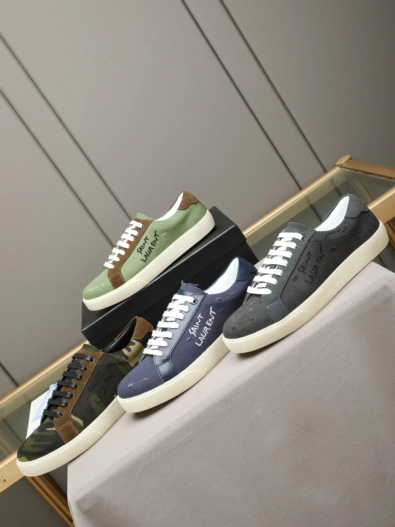 Saint Laurent tênis lifestyle canvas navy bordados 2