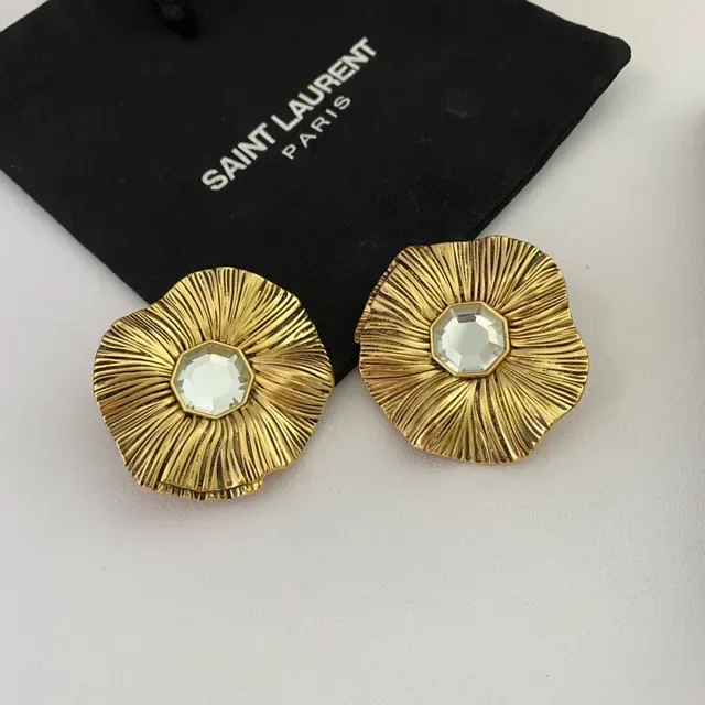 Boucles d'oreilles Saint Laurent dorées à pétales floraux radiants 6