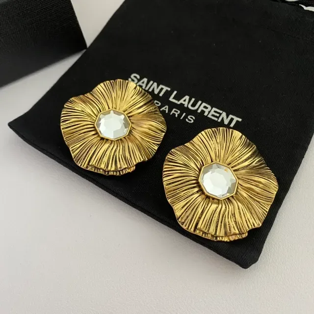 Boucles d'oreilles Saint Laurent dorées à pétales floraux radiants 8