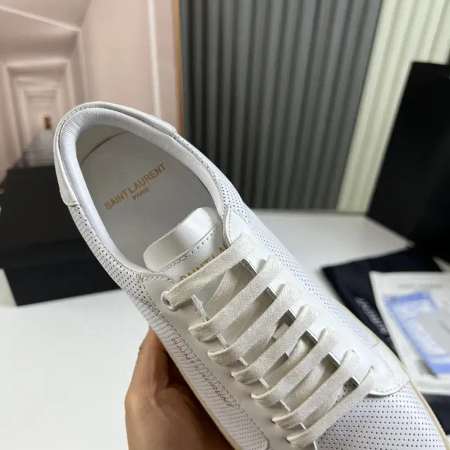 Saint Laurent Loulou Cuir Perforé Blanc Beige Sneaker Lifestyle 3