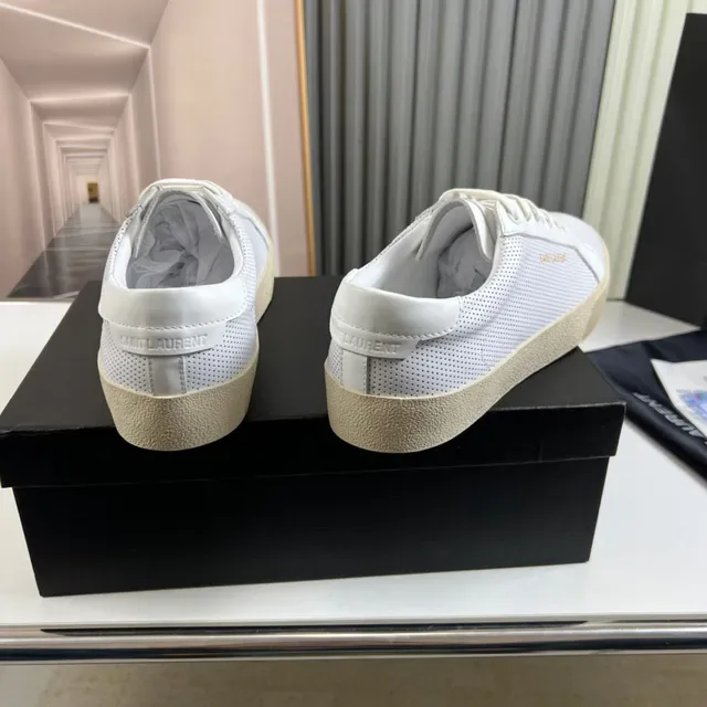 Saint Laurent Loulou Cuir Perforé Blanc Beige Sneaker Lifestyle 5