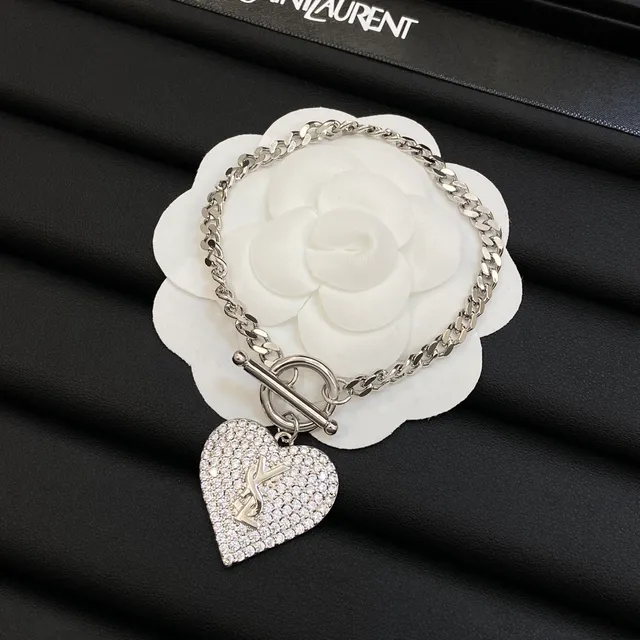Saint Laurent Coração de Amor Prata Branca Pavé Crystal Hearts Toggle Clasp Chains Necklace 4