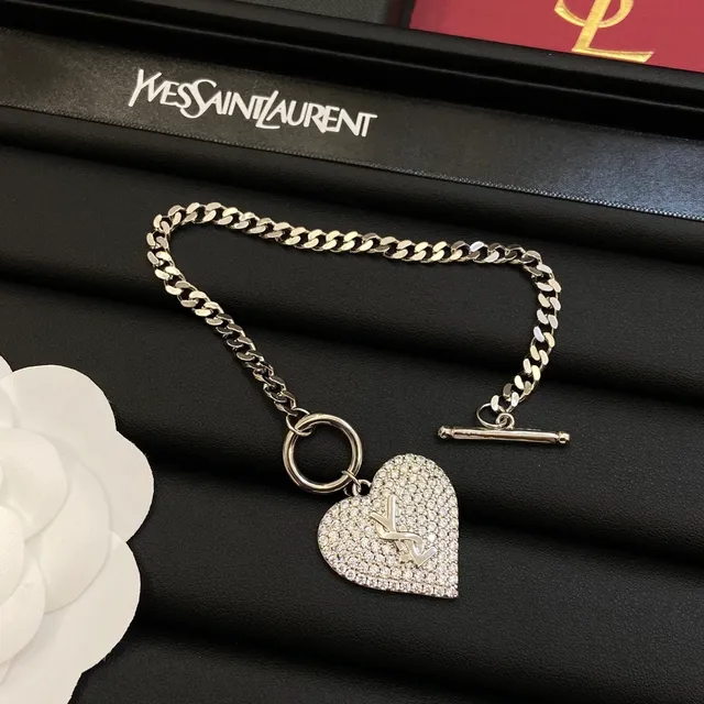 Saint Laurent Coração de Amor Prata Branca Pavé Crystal Hearts Toggle Clasp Chains Necklace 5