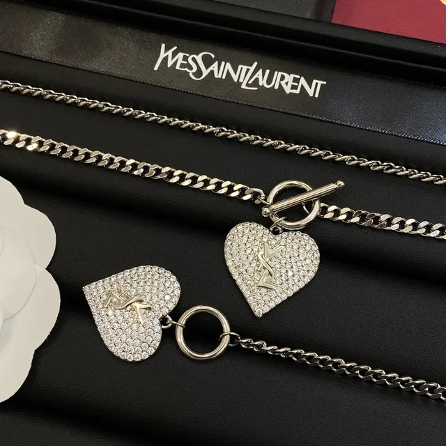 Saint Laurent Coração de Amor Prata Branca Pavé Crystal Hearts Toggle Clasp Chains Necklace 8