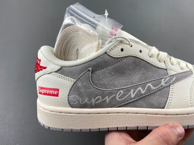 Supreme Script Logo Tênis Lifestyle de Suede e Couro Low-Top 3