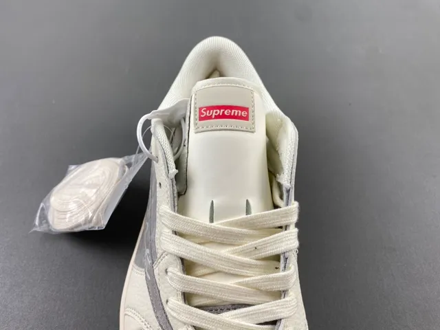 Supreme Script Logo Tênis Lifestyle de Suede e Couro Low-Top 5