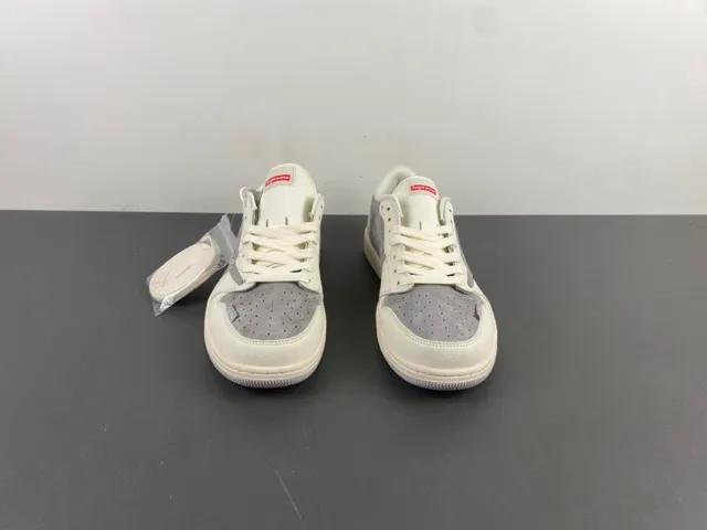 Supreme Script Logo Tênis Lifestyle de Suede e Couro Low-Top 11
