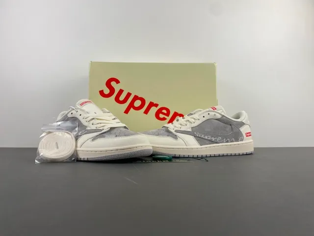 Supreme Script Logo Tênis Lifestyle de Suede e Couro Low-Top 13