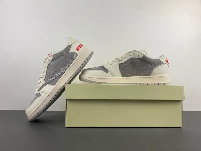 Supreme Script Logo Tênis Lifestyle de Suede e Couro Low-Top 14