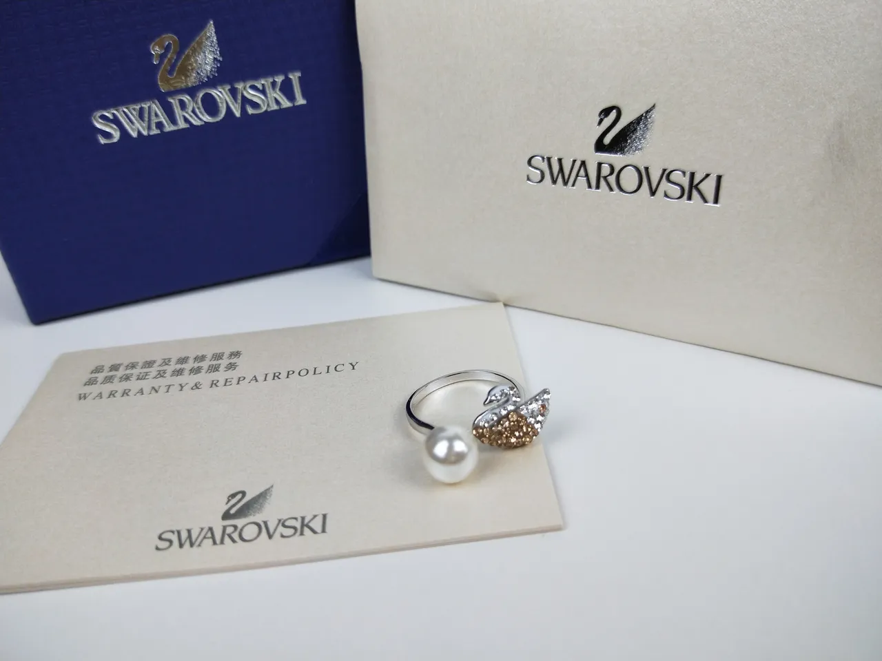 Swarovski Swan Pearl and Crystal Ring 4