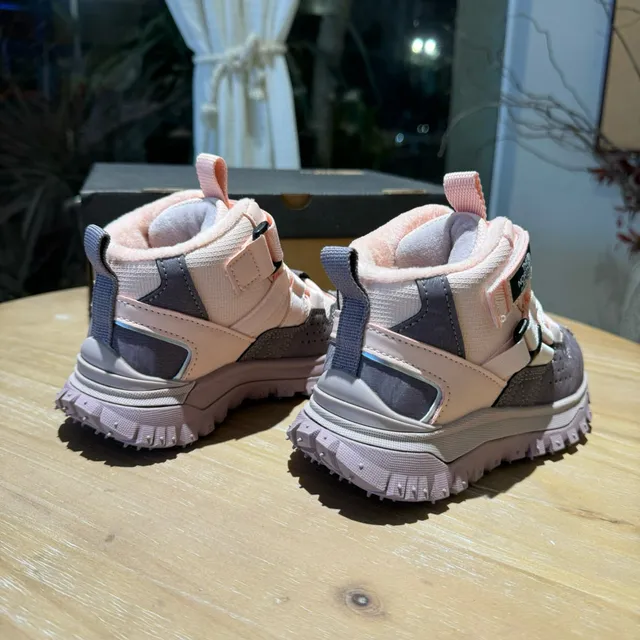 The North Face Kids Navy and Cream Dual-Closure Lugged Snow Boots 5