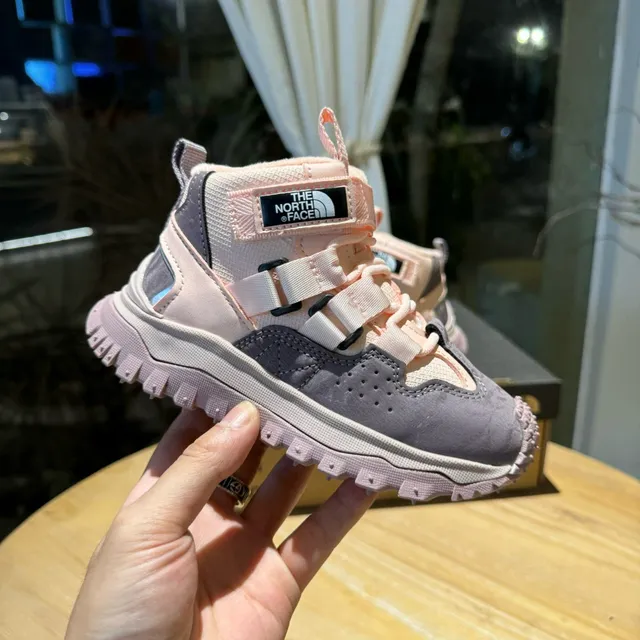 The North Face Kids Navy and Cream Dual-Closure Lugged Snow Boots 6