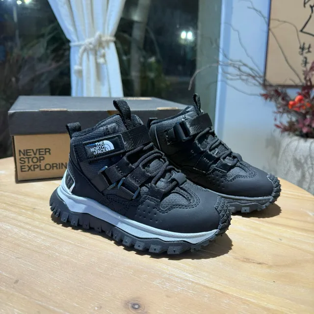 The North Face Kids Navy and Cream Dual-Closure Lugged Snow Boots 12
