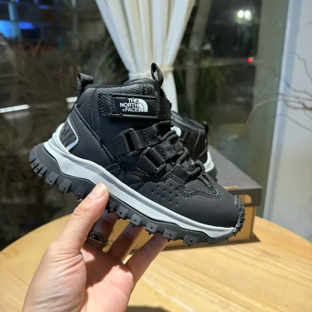 The North Face Kids Navy and Cream Dual-Closure Lugged Snow Boots 15