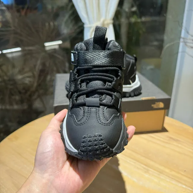 The North Face Kids Navy and Cream Dual-Closure Lugged Snow Boots 16