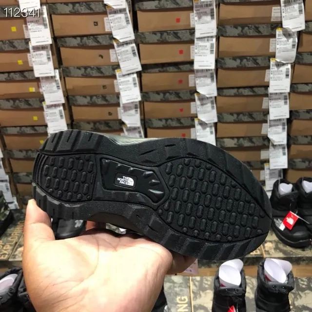 The North Face ThermoBall Boot Black Kids Snow Boots 19