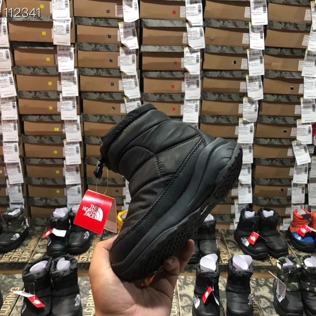 The North Face ThermoBall Boot Black Kids Snow Boots 21