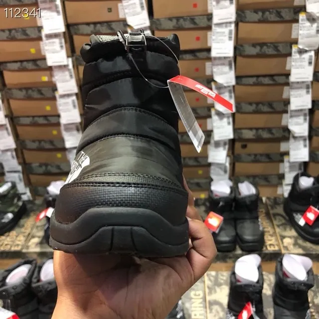 The North Face ThermoBall Boot Black Kids Snow Boots 23