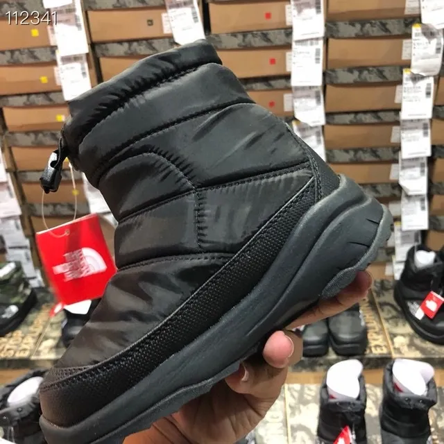 The North Face ThermoBall Boot Black Kids Snow Boots 24