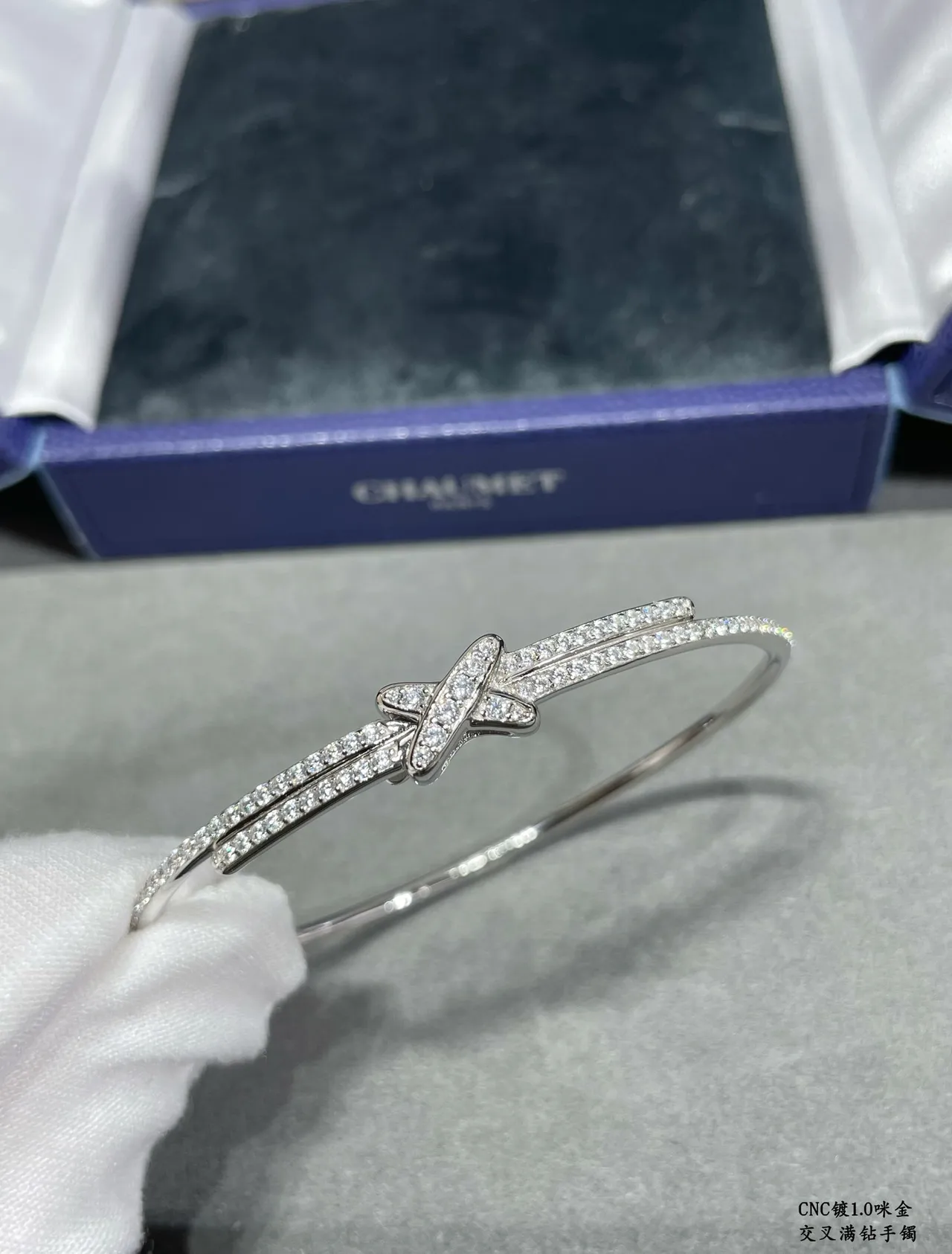 Tiffany & Co. Return to Tiffany X Knot et Tiffany T Pavé Bracelets Diamants 3