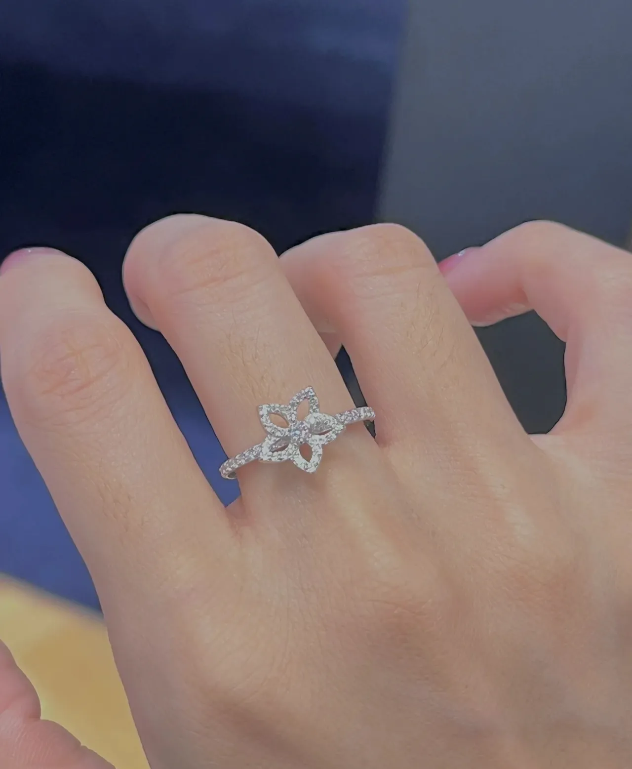 Tiffany & Co. Bague avec motif floral Pavé en argent pierres navy 3