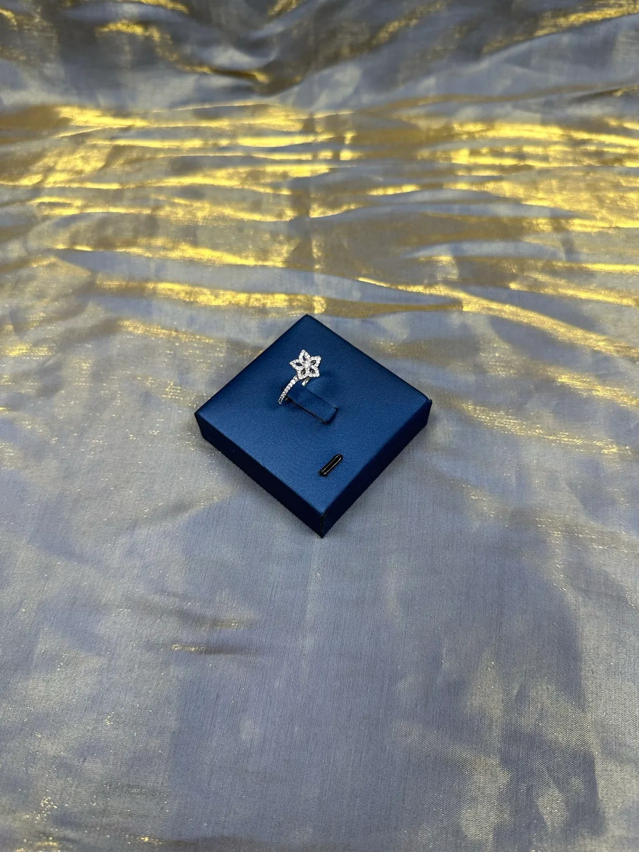 Tiffany & Co. Bague avec motif floral Pavé en argent pierres navy 9