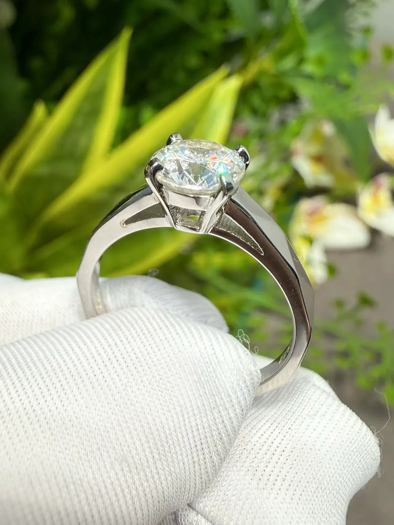 Tiffany & Co. Tiffany Setting Round Brilliant Solitaire Ring 2