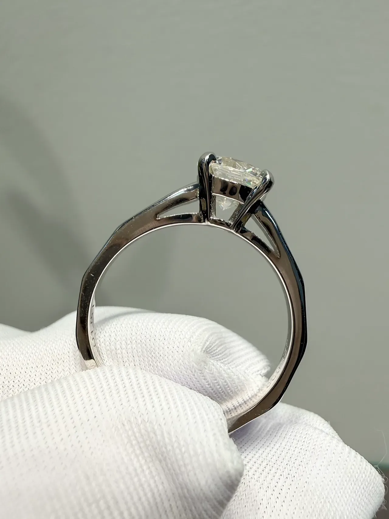 Tiffany & Co. Tiffany Setting Round Brilliant Solitaire Ring 6