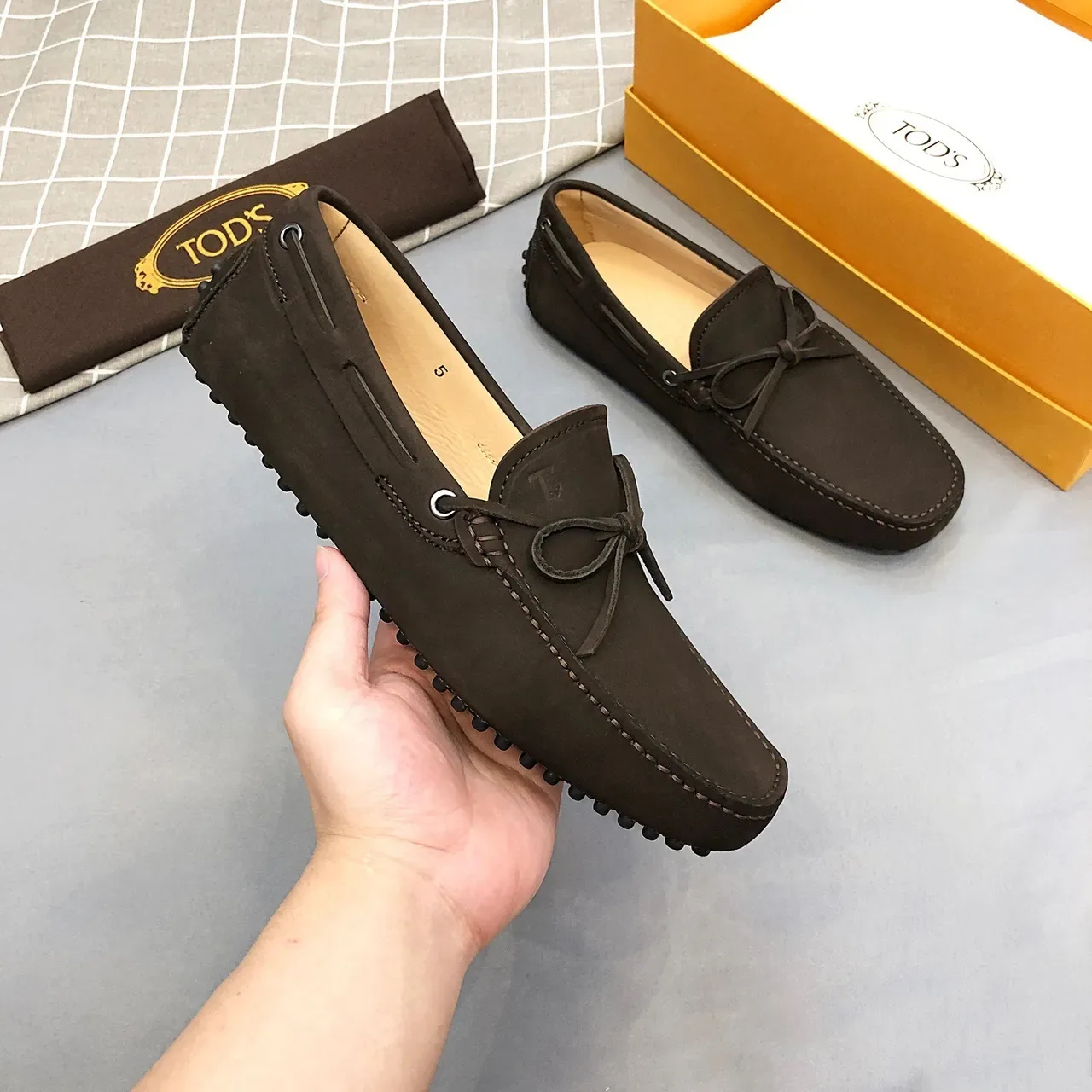 Tod's Brown Beige Suede-Like Nubuck Upper Hand-Stitched Moc Toe Loafer 8