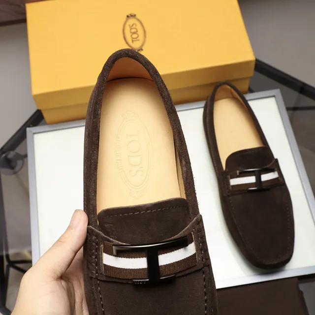 Tod's Gommino Loafer Marron Blanc Daim Supérieur T-Bar Boucle Métal Loafer 3